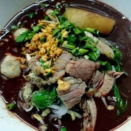 นายภาส ก๋วยเตี๋ยวเนื้อน้ำตก