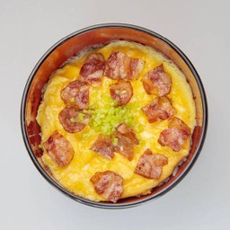 ข้าวไข่ข้นเบคอนกรอบ