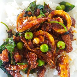 ป้าแดง ร้านอาหารป่า อาหารตามสั่ง ต้มเล้ง ก๋วยจั๊บเวียดนาม ลูกชิ้นทอด น้ำดื่ม