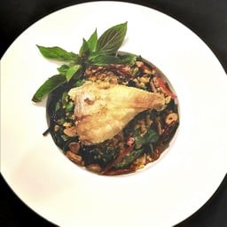 สปาเกตตี้เส้นดำผัดปลาสลิด