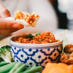 เต้าหู้ไข่ผัดน้ำพริกอ่องไก่