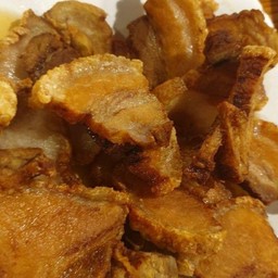 หมูกรอบทอดน้ำปลา