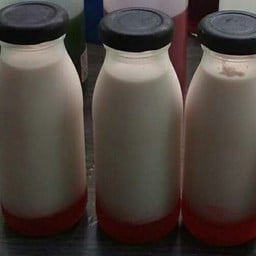 ร้าน นมอยู่ไส