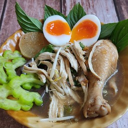 ก๋วยเตี๋ยวไก่ 99/55  หมู่บ้านเดอะเบลส