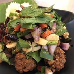 ลาบหมูทอด