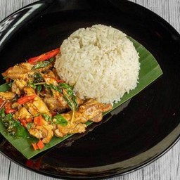 กะเพราไก่ย่าง