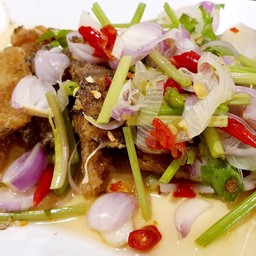 ยำปลาสลิด