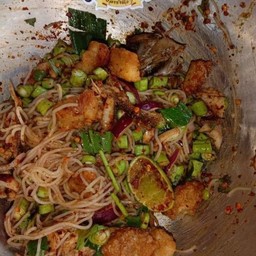 ยำขนมจีน(ยำเลย)