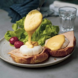 EGGS BENEDICT
