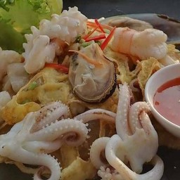 ก๋วยเตี๋ยวคั่วทะเล