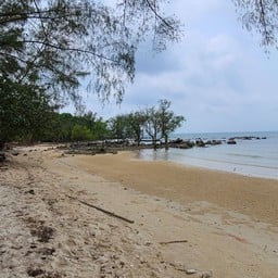 หาดทรายสองสี