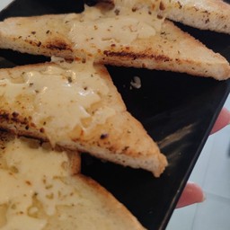 ปังกระเทียมอบชีส