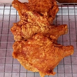 ไก่ทอดหาดใหญ่ สาขาโต้รุ่ง