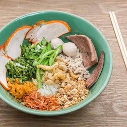 ก๋วยเตี๋ยวสุโขทัยหม้อดิน -