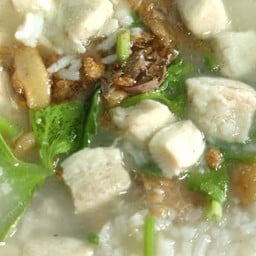 ข้าวต้มทรงเครื่อง ปลา-ซี่โครงหมู