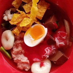 มาม่าเย็นตาโฟหมู-ไข่ยางมะตูม