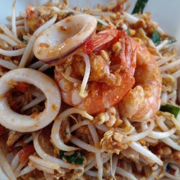 ส้มตำครกใหญ่ ผัดไทยอร่อยนัว