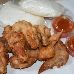 ข้าวเหนียวปีกไก่ทอดถาด fried swing chicken + Sticky rice