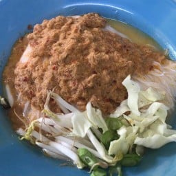 ขนมจีน น้ำยากะทิ เนื้อปลาช่อน คุณยายเล็ก สะอาด อนามัย