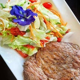 ยำสลัดหมูย่าง