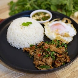 กะเพราสยาม สาขา jas urban srinakarin