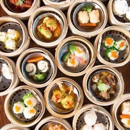 Set ติ่มซำ (สุ่ม ติ่มซำนึ่ง-ทอด 10 เข่ง) เหมาะสำหรับทาน 1-2 ท่าน