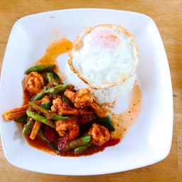 ข้าวผัดพริกแกง