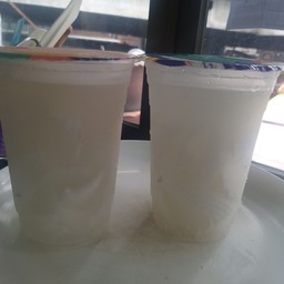 น้ำมะพร้าว 100% (2 แก้ว ) 2 glasses of coconut juice