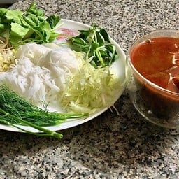 ขนมจีนน้ำยาเจ้ป้อม
