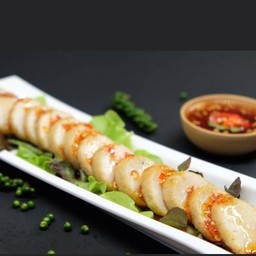 อู่ฟู่ลูกชิ้นเยาวราชกับวาฟเฟิลบึ้มใส้ทะลัก(บ้านน้องตะ) ตลาดเทศบาลมาบตาพุด