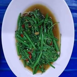 ผัดแม้ว