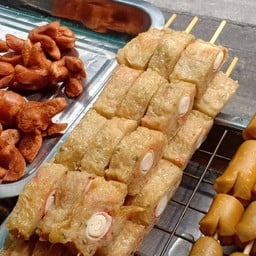 ลูกชิ้นทอดเจริญกรุง 107