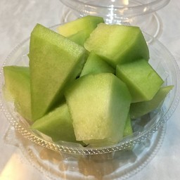 เมล่อนตัดแต่งพร้อมทานกล่องใหญ่