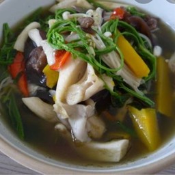 แกงเห็ดรวม