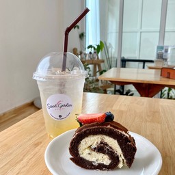 Keto Chocolater roll  Cake 