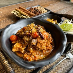 ขนมจีนน้ำเงี้ยว