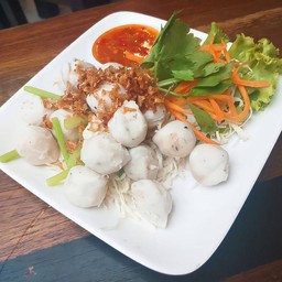 ลูกชิ้นเนื้อลวกจิ้ม