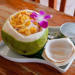 ไอศครีมในลูกมะพร้าว