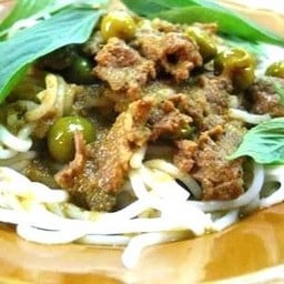 ขนมจีนแกงเนื้อ