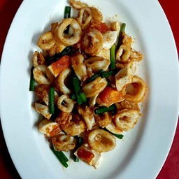 ปลาหมึกผัดไข่เค็ม