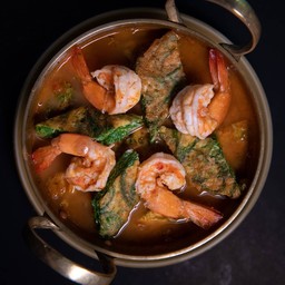 แกงส้มกุ้งชะอมทอด