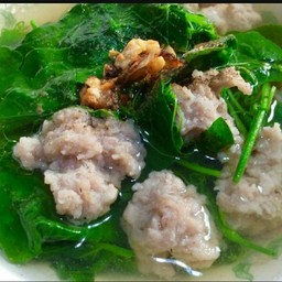 แกงจืดเต้าหู้หมูสับสาหร่าย