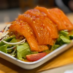 สลัดแซลมอนแซ่บ - Salmon Spicy Salad