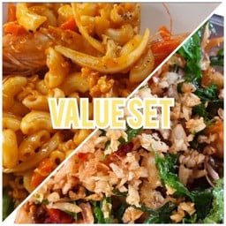 ชุด 2 กล่อง มักกะโรนีผัดซอสหมูสับ(ฉ่ำ) +  ข้าวกะเพาหมูสับ