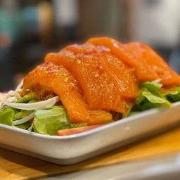 สลัด แซลมอนแซ่บ-Spicy Salmon  Salad