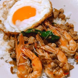 ข้าวกะเพราหมูสับ-กุ้ง