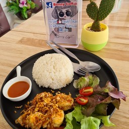 ข้าวกุ้งกระเทียม