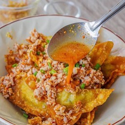 เกี๊ยวทอด ไก่ ของทานเล่น "แม่ท้อง"