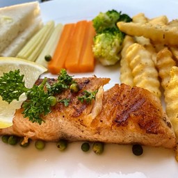 สเต็กพริกไทยดำ ปลาแซลมอน  Salmon pepper steak