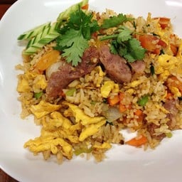 ข้าวผัดแหนม